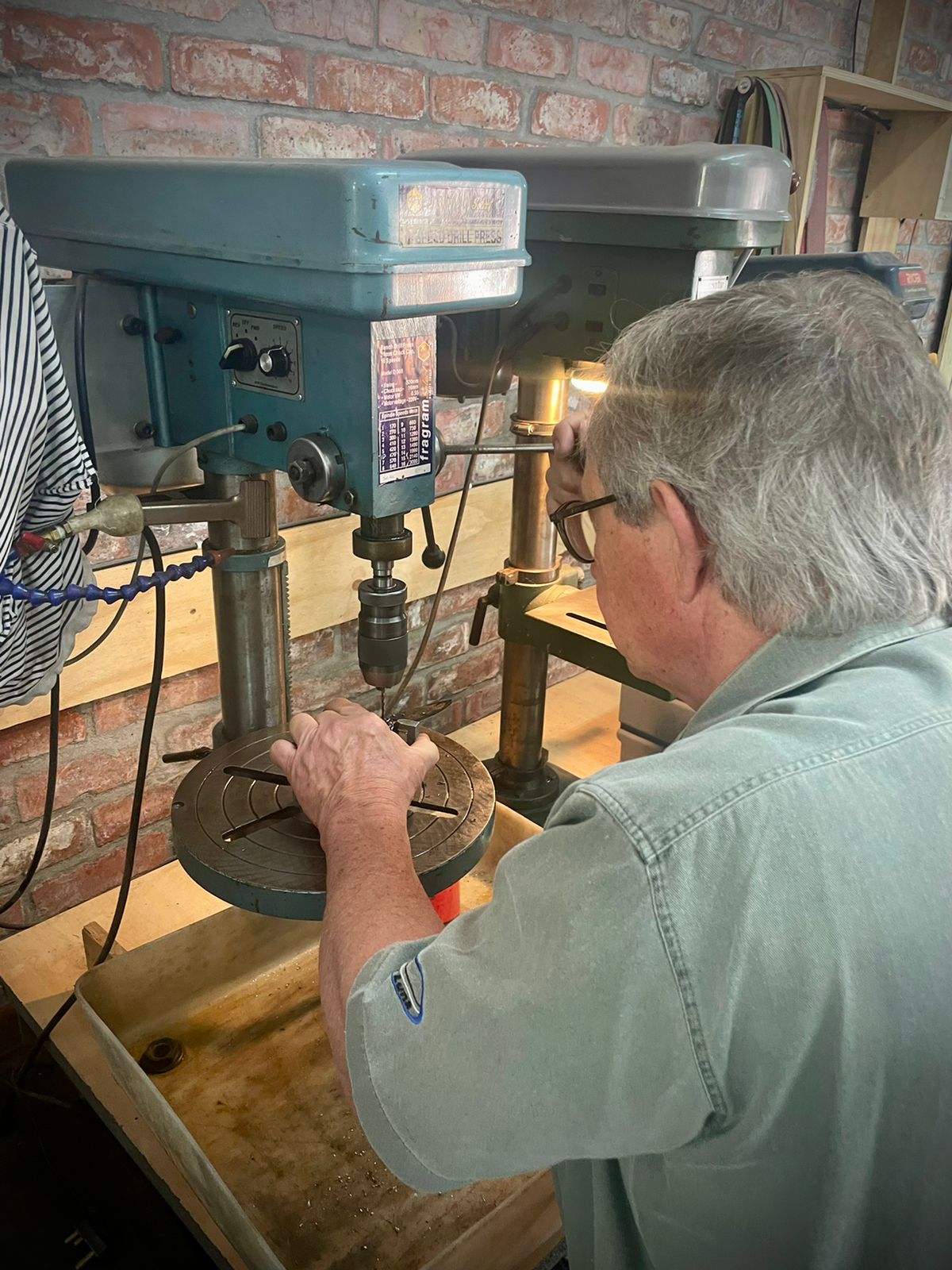 Liner-lock folder course — André instructing